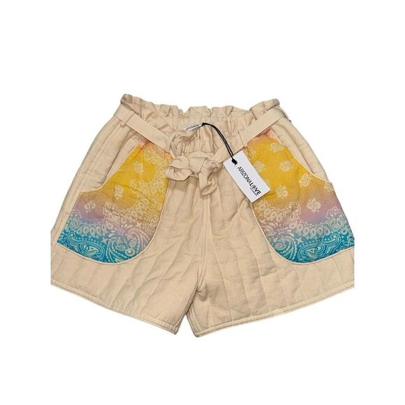 ARIZONA LOVE Pants - NEW WITH TAGS ARIZONA LOVE Short Arizona Love x Love Stories SHORTS size large r